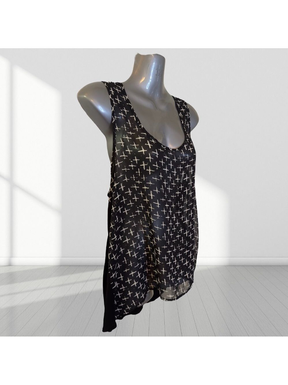 •One Clothing Black Sheer Cross Print Sleeveless Layered Blouse | Size M - Picture 6 of 10